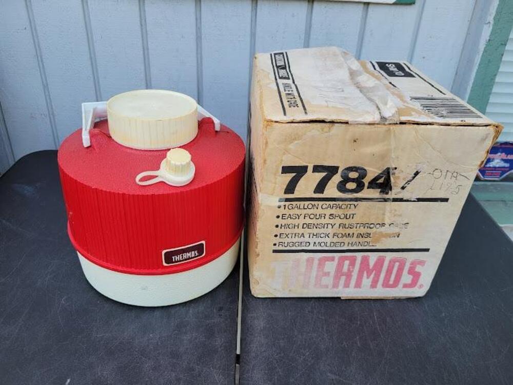 Vintage Thermos Water Jug 1 Gallon Red Plastic Insulated Drink Cooler 7784